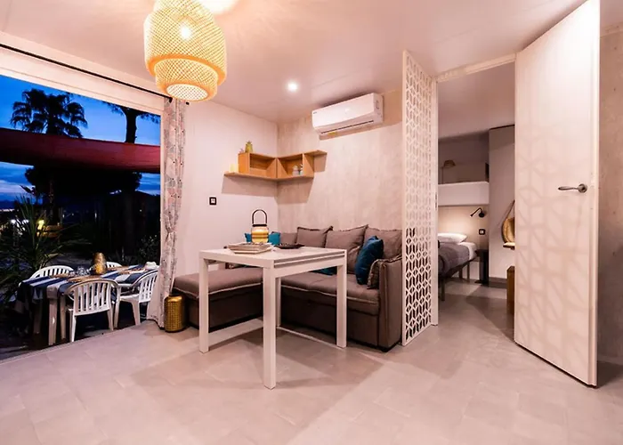 Mobil Confortable Avec Terrasse A Pour 5 Personnes - Api-1-52-820 营地 *