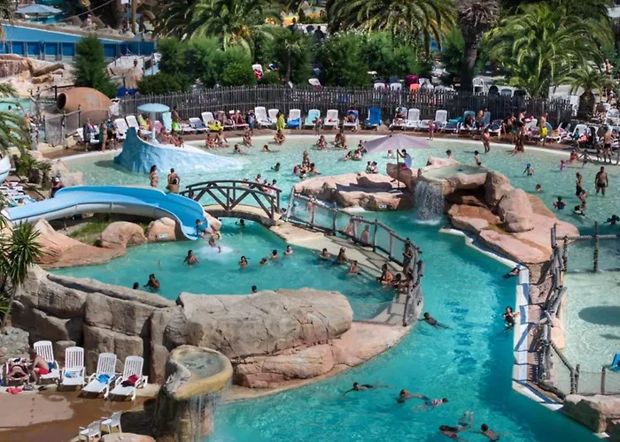 Mobil Confortable Avec Terrasse A Pour 5 Personnes - Api-1-52-820 营地